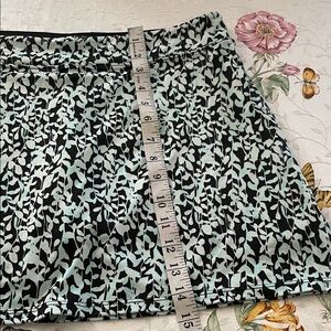 Tranquility Stylish Black, Light Blue & White Women's Skirt Short Skort Sz S